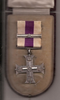 MILITARY CROSS (& Bar) & Death Plaque. Robert C. HARDINGHAM. Middï¿½x  & East African Rgt. (M.I.D.)