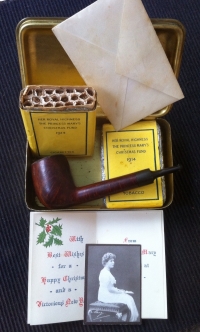 AN EXTREMELY RARE & COMPLETE  'PRINCESS MARY' 1914 CHRISTMAS BOX (COMPLETE WITH ITS 