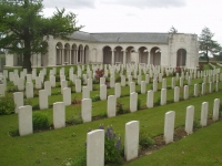 AN EARLY 1914 STAR & BAR CASUALTY TRIO. To: 9086. Pte G. BLACKMAN 1st WILTSHIRE REGT. KILLED-IN-ACTION 18th Oct