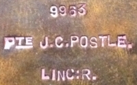 A "TWO BROTHERS" DOUBLE CASUALTY "GALLIPOLI" (V.C.ACTION)  & "ARRAS" To: 9963 Pte.J.C POSTLE, 6th Lincs.1915 trio & plaque KIA 9.8.15 Gallipoli) &  A.F. POSTLE, 6th (City of London Rifles).KIA  "ARRAS" 21.5.17. 