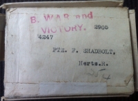 AN INTERESTING PRISONER OF WAR 1914-15 TRIO. To: 4247 & 435589 Pte F. SHADBOLT, HERTS & LEICESTER Regts.(Captured 27th May 1918, Battle of the Aisne & P.O.W. at Gustrow, Germany.
Original registered packet & box.