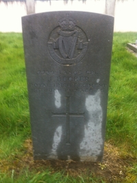 A RARE "IRISH" 1914-15 Star "Casualty" Trio. 7736. L/Cpl J.Becker.1/Royal Irish Rgt.BADLY WOUNDED (GASSED) BELLEWAARDE, 24.5.15. D.O.W. 1.6.17. Buried,Carlow Cemetery, Eire.UNDER DECLARED AGE BY 11 YEARS ! 
