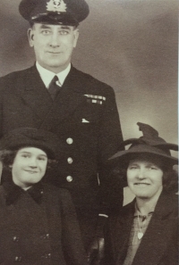 AN HISTORIC  "BATTLE OF JUTLAND" (HMS CONQUEROR)
1914-15 Trio & WWII Group of Nine, with L.S.G.C.(GV) To: Boy II - A.B.- P.O. T.W. PRINCE. ROYAL NAVY.
