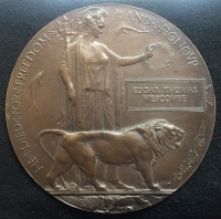 An Excellent, 1st DAY OF THE SOMME \"CASUALTY\" 
1914-15 Trio & Plaque: To: 17639 Pte E.T WESCOMBE, 8th Somerset Light Infantry. A native of West Bagborough, Taunton. KILLED IN ACTION 1st JULY 1916.