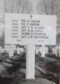 A SUPERB & RARE 156 Sqd "PATHFINDERS" REAR GUNNER  (SCHWEINFURT BALLBEARING RAID) OFFICER "CASUALTY" DISTINGUISHED FLYING CROSS, AIRCREW EUROPE & AFRICA GROUP OF 6. P/O ALFRED COLVIN D.F.C. 