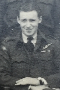 A HALIFAX, (NAV) "NIGHT-FIGHTER ATTACK" TRIPLE CREW AWARD & REMARKABLE "IMMEDIATE" DISTINGUISHED FLYING MEDAL (1943) AIRCREW EUROPE, GROUP OF FIVE To:1678404.Sgt H.G.FOSTER, 76 Sqd.
