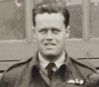 An Excellent “Battle of The Ruhr” DISTINGUISHED FLYING CROSS (1944) & Aircrew Europe Star (France & Germany) group of Six, To:
Sgt Pilot & 145142  Sqd Ldr David John Hewlett ,102 (Halifax) Squadron RAF.